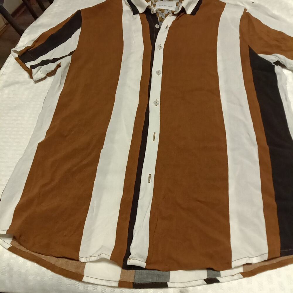 Men's Denim and Flower Short Sleeve Button Down Medium Striped Dress Shirt